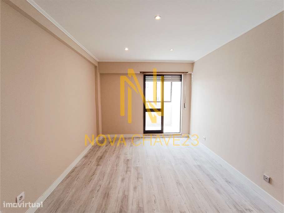 Apartamento T2 Totalmente Remodelado na Rinchoa – 91 m² | 6.º Andar-12