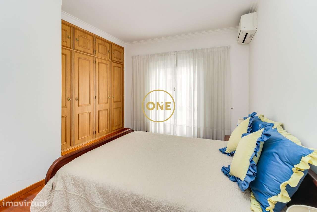 Moradia T4 com Jardim e Garagem na Ramada, Odivelas-10