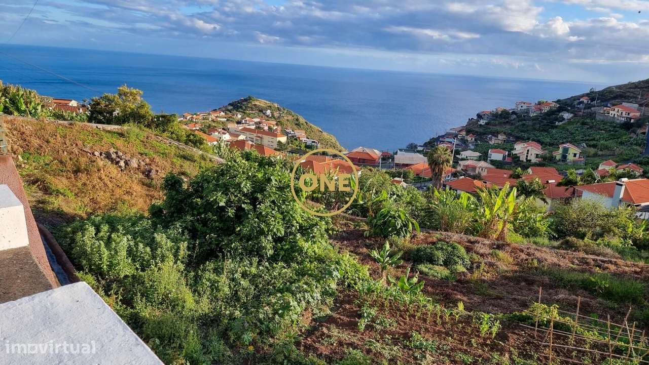 Terreno de 1.090m2 na Ribeira Brava – Vista Panorâmica Sobre o Oceano - Grande imagem: 2/7