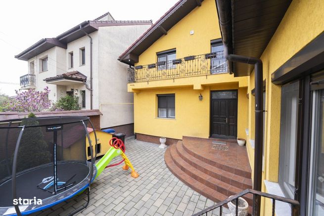 Casa cu personalitate Strada Spania-3