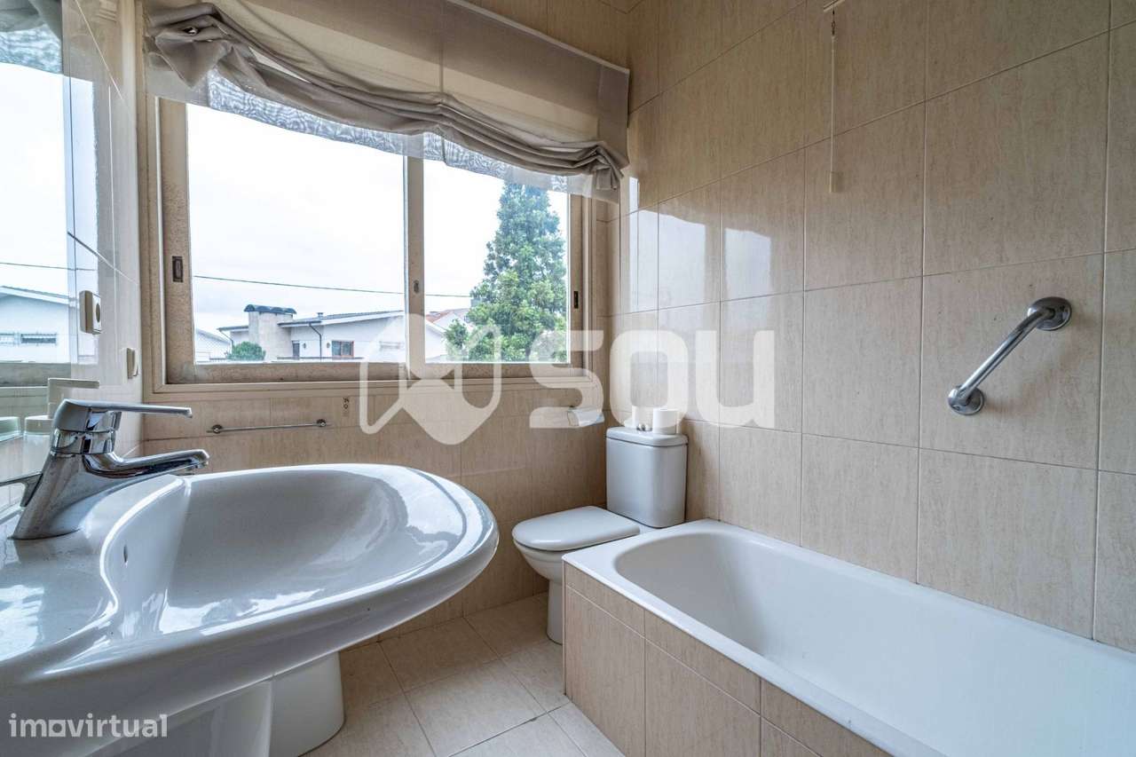 Casa Senhorial T7 num Lote de 3.320m² em Leça do Balio com-32