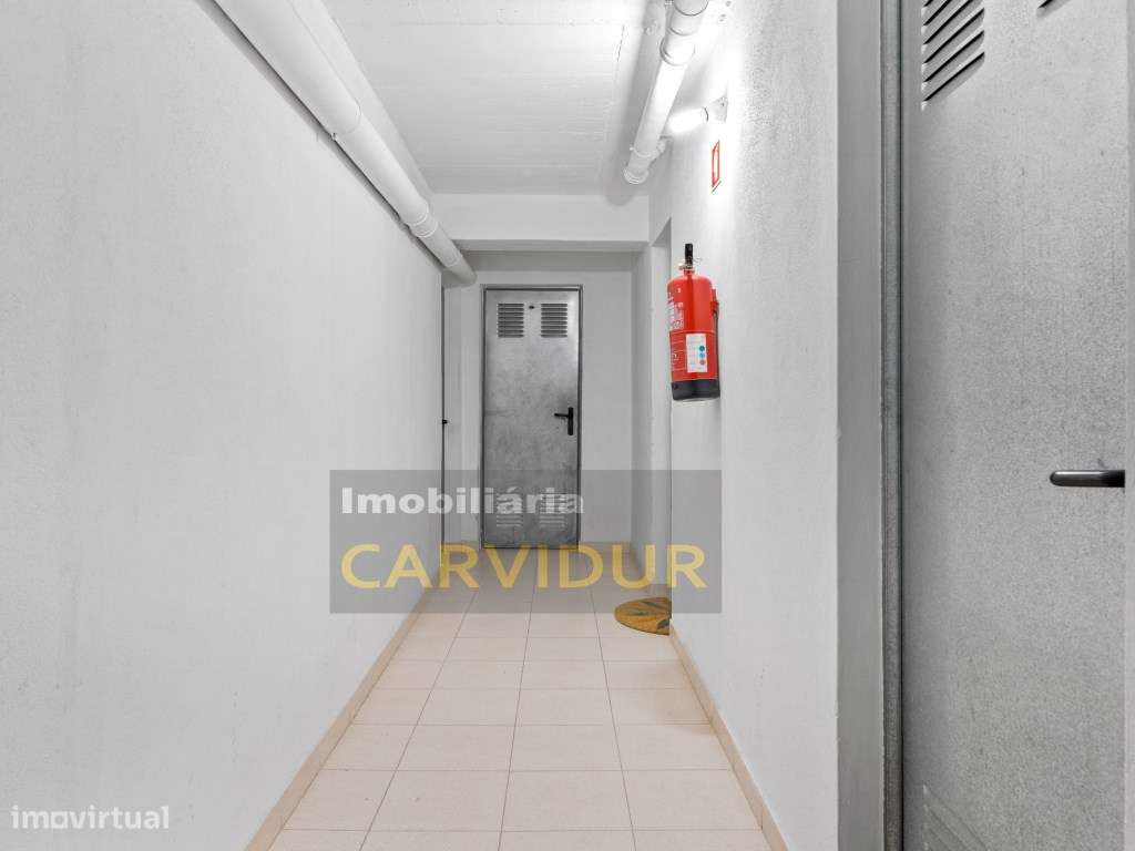 Barreiro/Vila Chã T2 com arrecadação e elevador-21