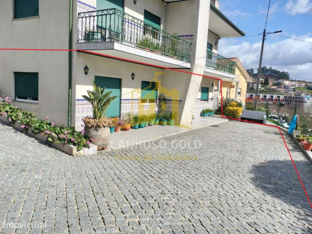 Andar - Moradia T3 com Excelente Exposição Solar na Póvoa de Lanhoso - Grande imagem: 2/18