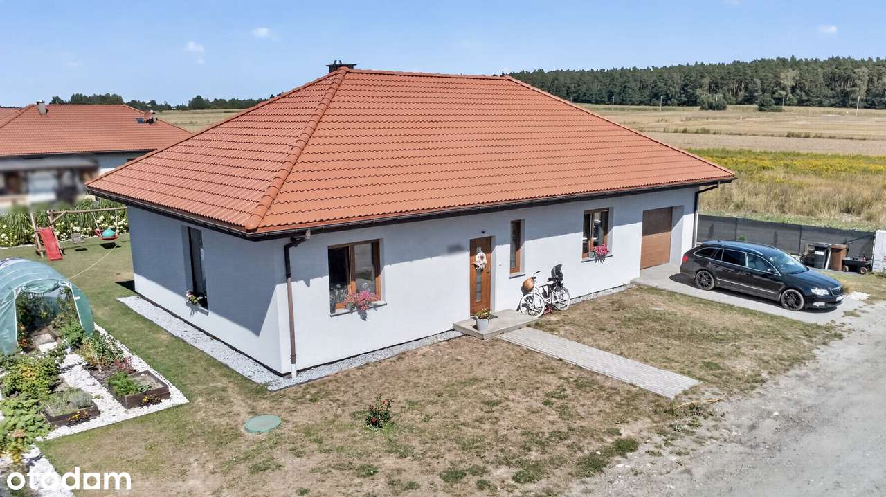 Nowoczesny dom parterowy (2022 r.) w otoczeniu pól i lasów 5 min od S8