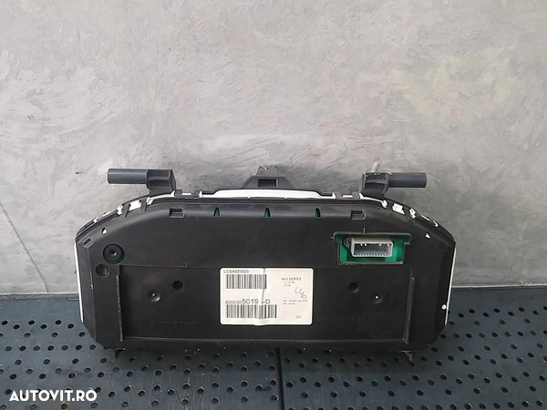 Ceasuri bord benzina renault clio 3 8200305019d - 2