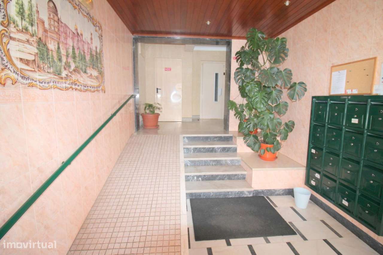 Apartamento T3 Vale Flores Mem Martins-20