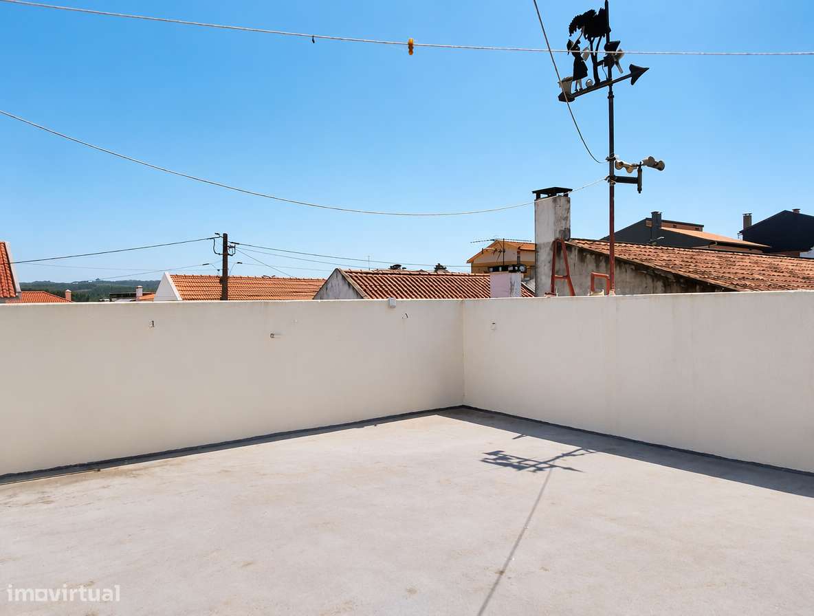 Moradia T3 com Logradouro e Garagem em Cintrão, Bombarral - Excelente-11