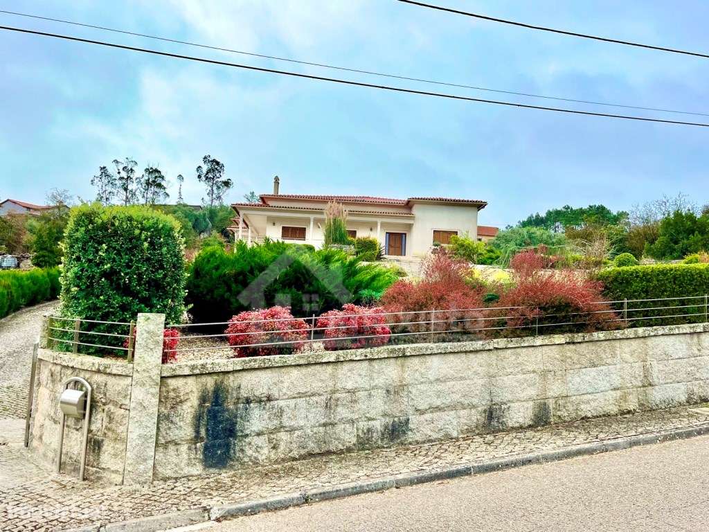 Moradia T6 pronta a habitar em Soure-56