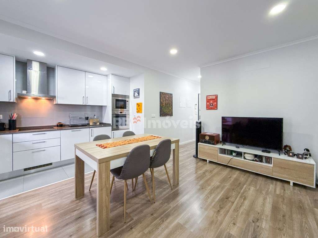 Apartamento T3 Remodelado c/ Varandas - Junto à Estação de Comboios...-12