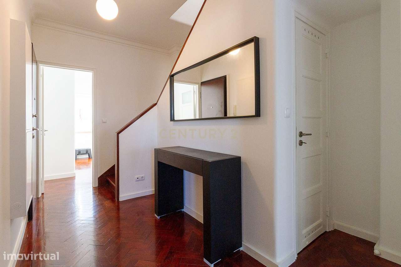 Apartamento T3, duplex, em Campo de Ourique. - Grande imagem: 4/23