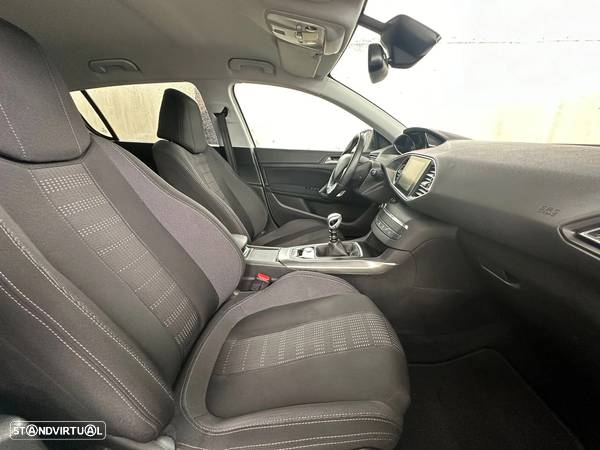 Peugeot 308 1.6 e-HDi Allure J17 - 12