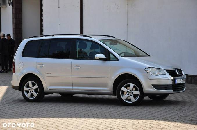 Volkswagen Touran - 19