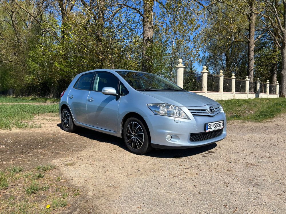 Toyota Auris I 1.33 VVT-i Life+ 2011