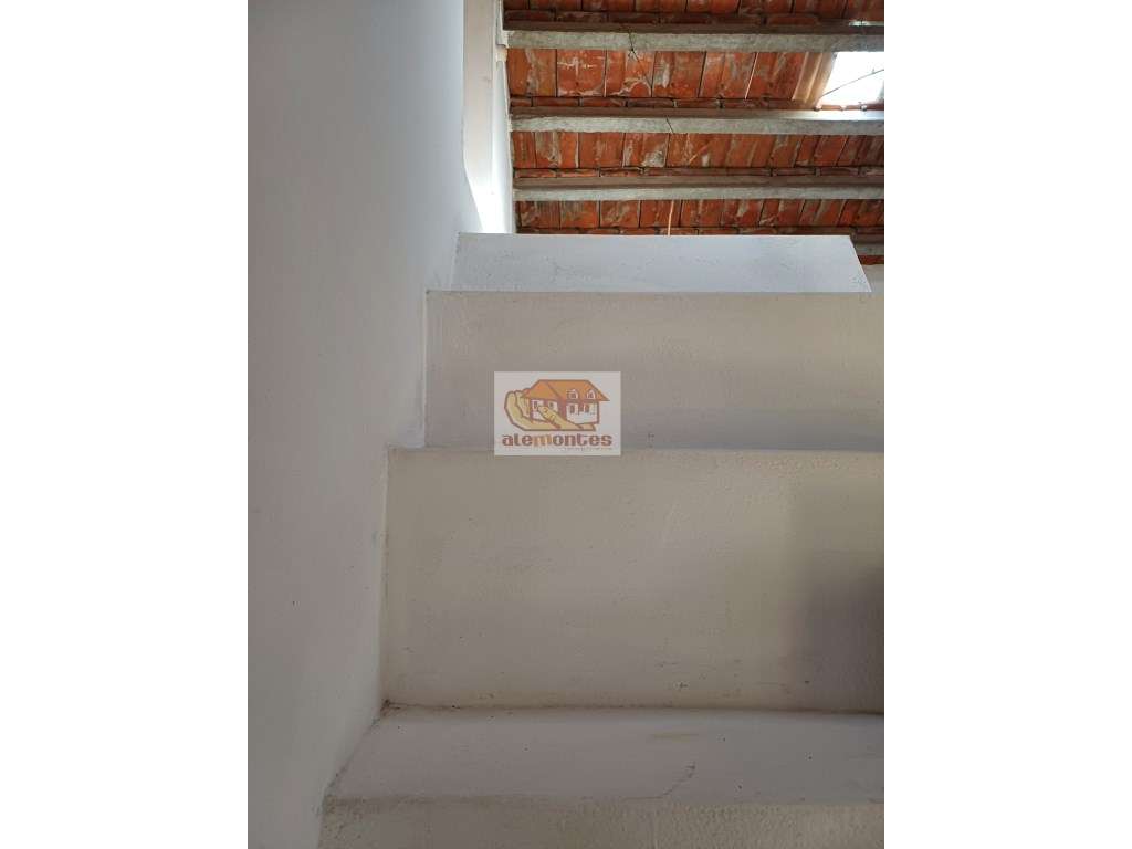 Monte tradicional alentejano para renovar - Melides - Grande imagem: 4/11