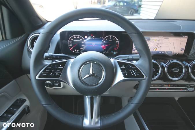 Mercedes-Benz GLB 220 4-Matic Progressive 8G-DCT - 16