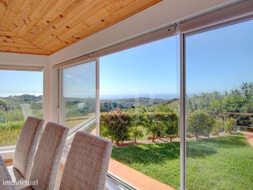 Moradia T2+3 com jardim e vista mar na Azóia, Sintra-24