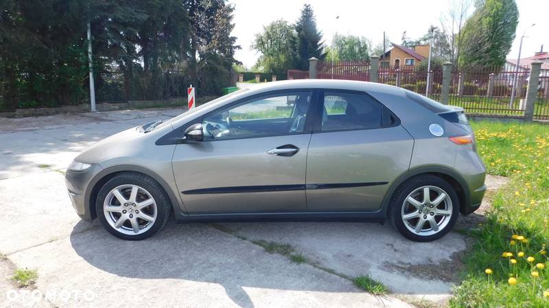 Honda Civic 1.8 Executive - 10