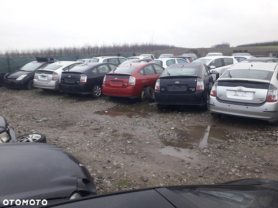 Toyota Prius II podłokietnik schowek tunel środkow - 6