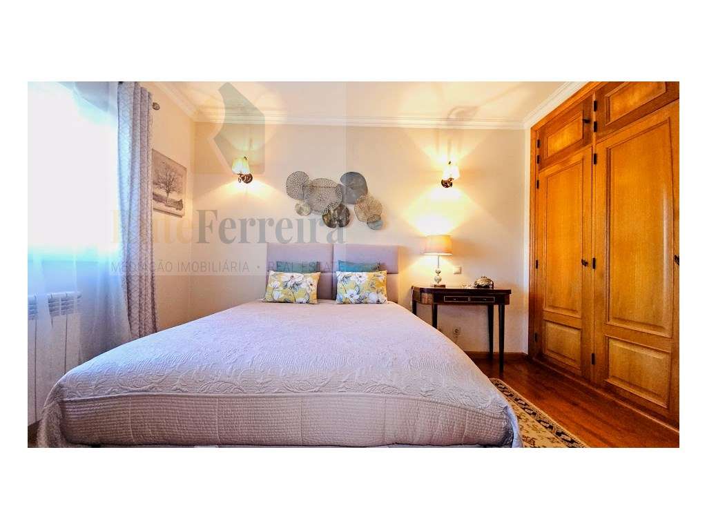 Moradia Isolada com amplo espaço exterior !!-28