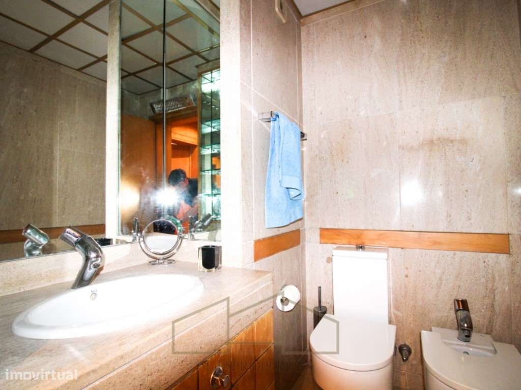 Apartamento T4 nas Torres das Amoreiras-20