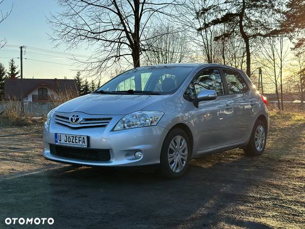 Toyota Auris 1.6 Comfort - 1