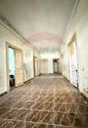 Casă de vanzare in zona ultracentrala si 736mp teren Constanta - Imagine principală: 4/6