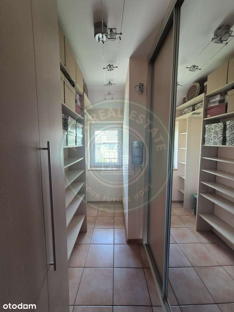 Dom wielorodzinny w cichej okolicy blisko lasu-13