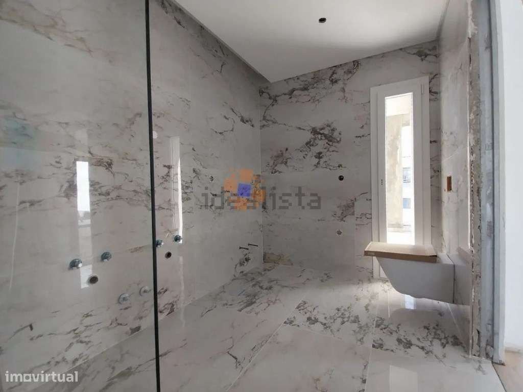Moradia Isolada a estrear T4 em Vale Milhaços com Piscina e Garagem-10