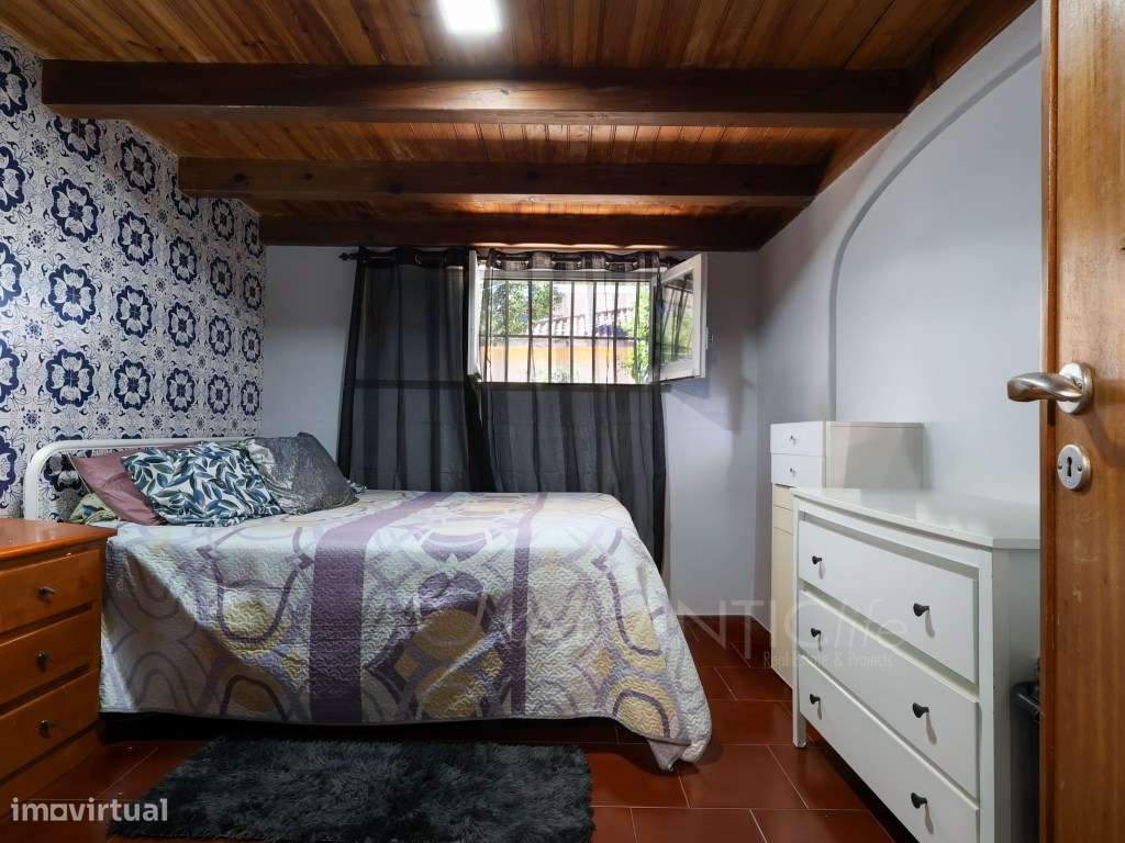 Moradia T6 em Monte Abraão-42