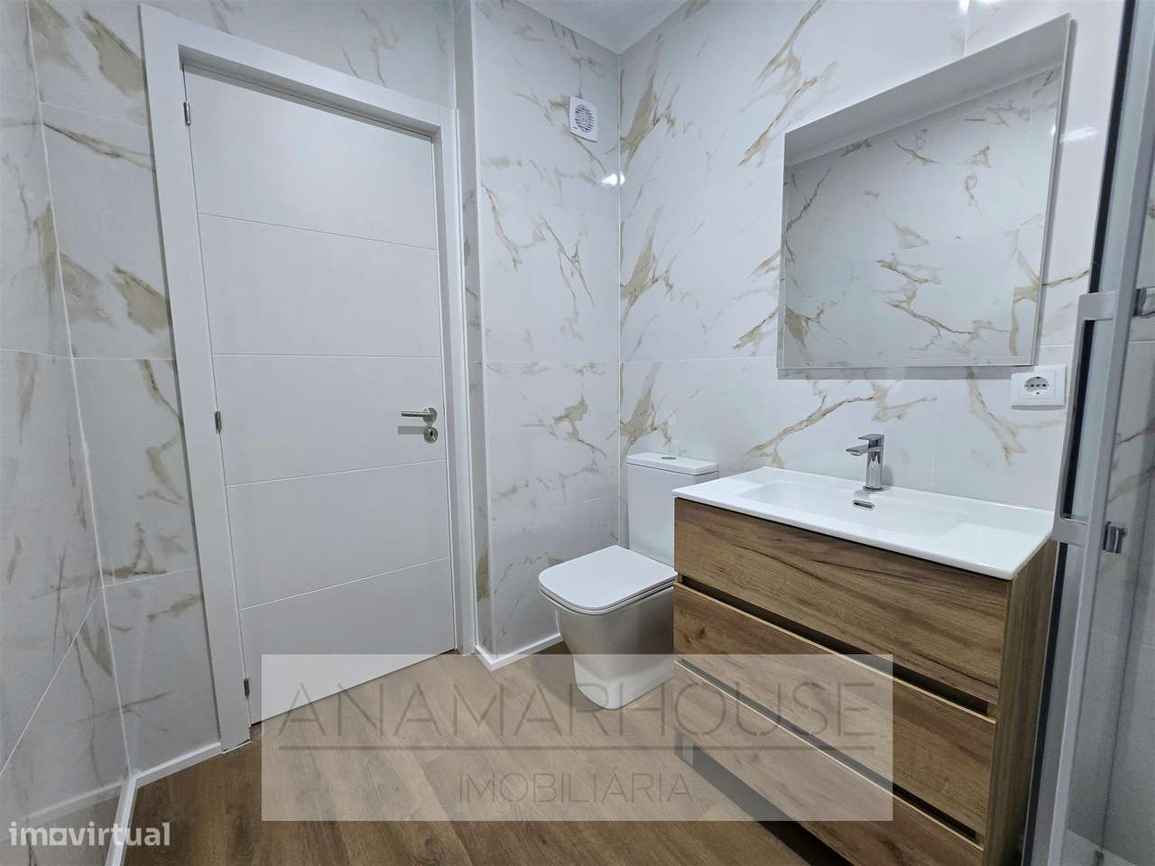 T2 remodelado com duas varandas e dois wcs, próximo á Urbanização do N-9