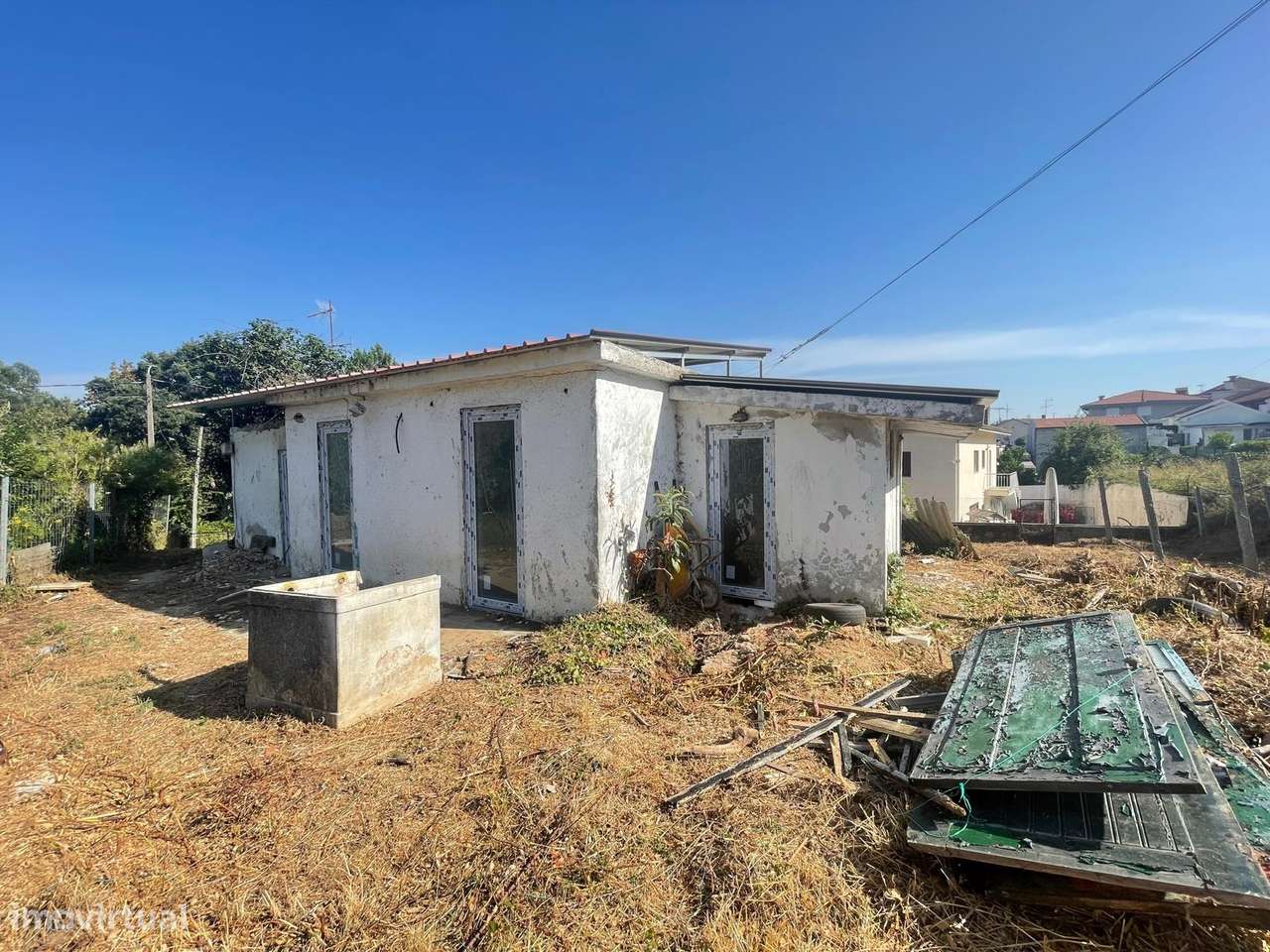 2 Moradias para restaurar, inseridas em um terreno de 2962m2, em Sandi-10