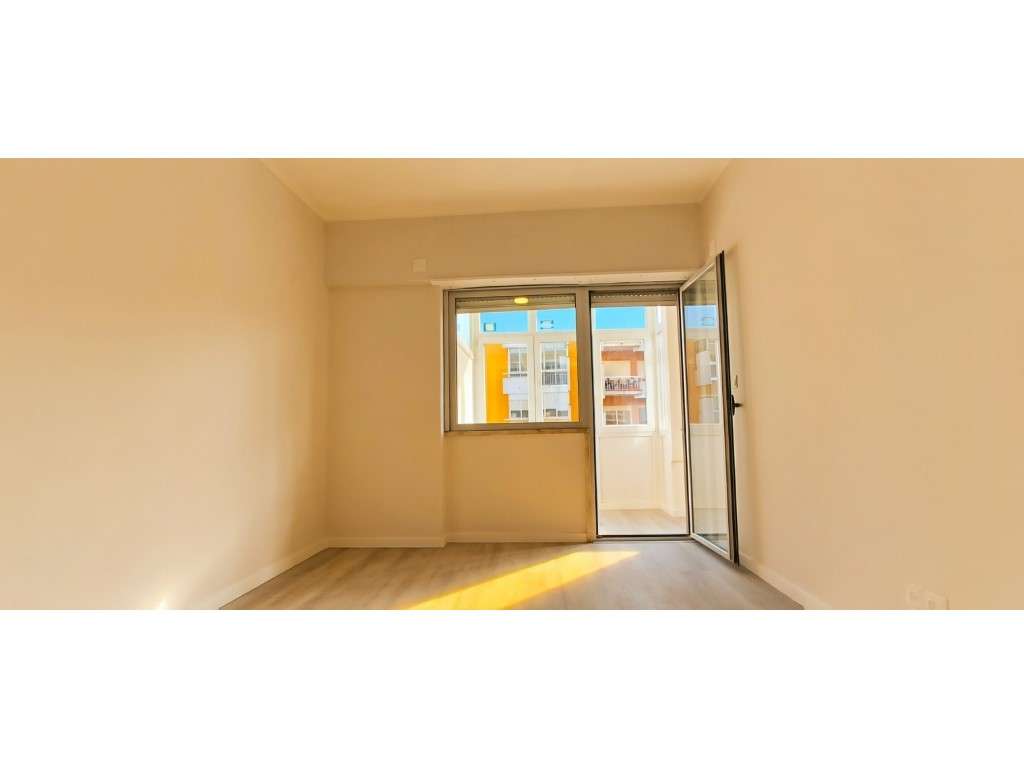 Apartamento T2 Totalmente Remodelado - Oeiras - Figueirinha-7