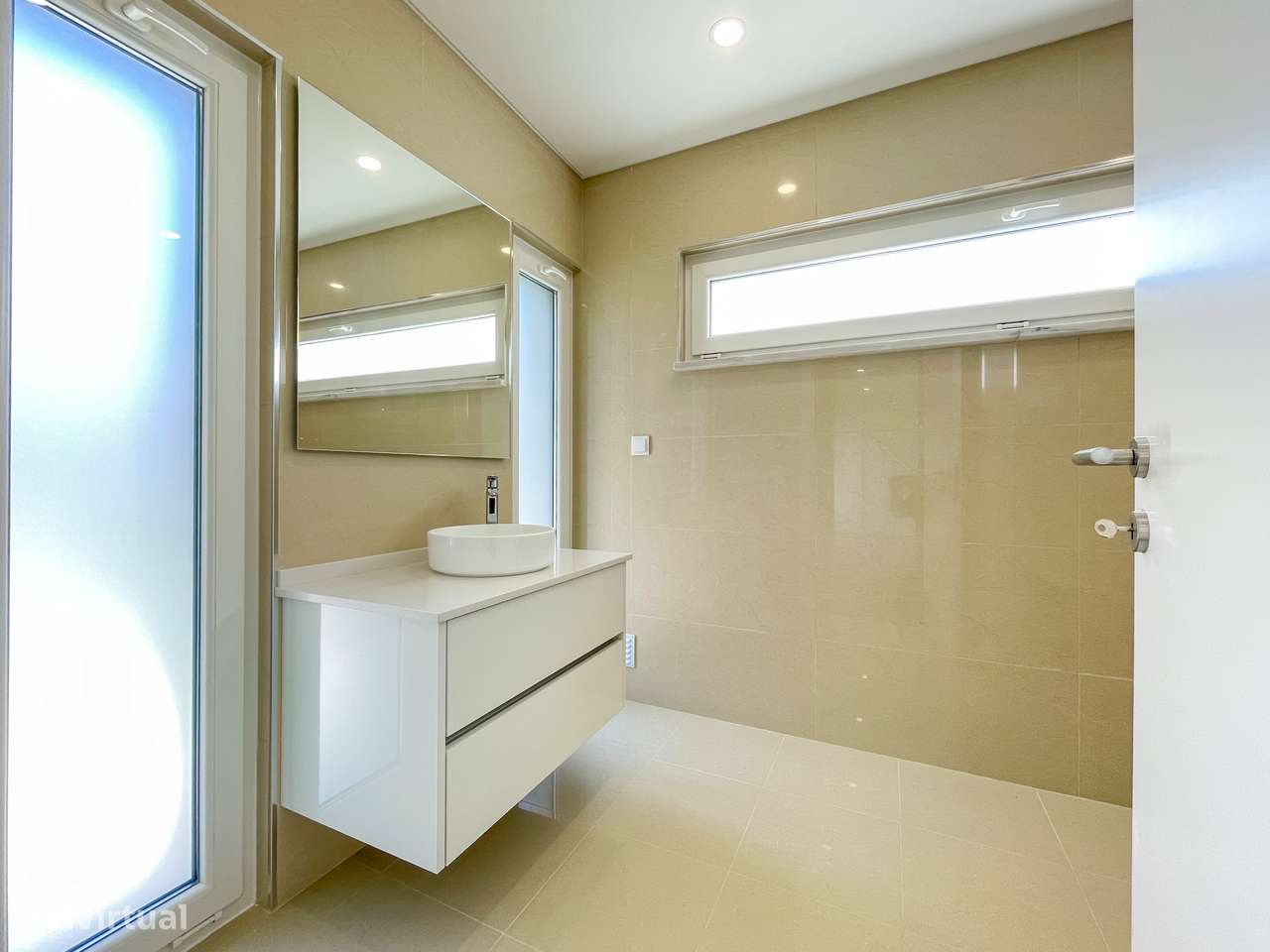 Moradia T4 com Piscina - Santa Iria de Azoia (Bairro da Salvação)-38