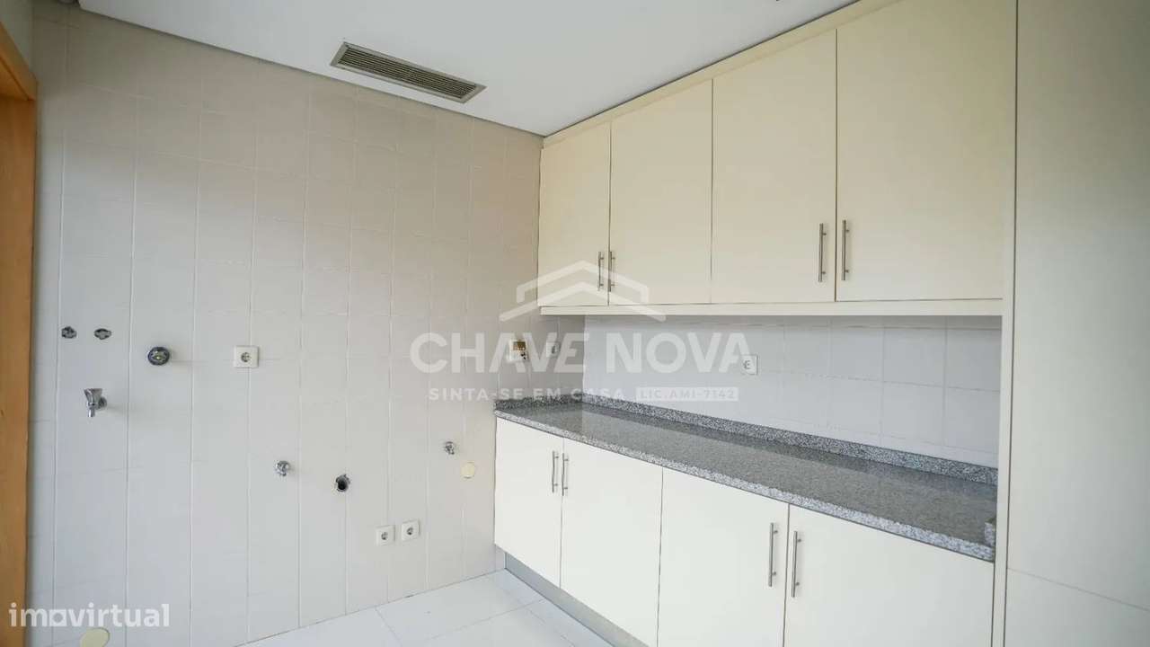 Moradia Geminada V4, situada em Pedroso,Carvalhos Vila Nova de Gaia.-10