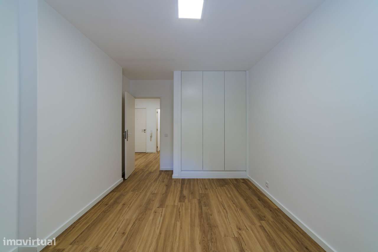 T1 TOTALMENTE REMODELADO | COZINHA EQUIPADA | LOCALIZAÇÃO PREMIUM - Grande imagem: 4/19