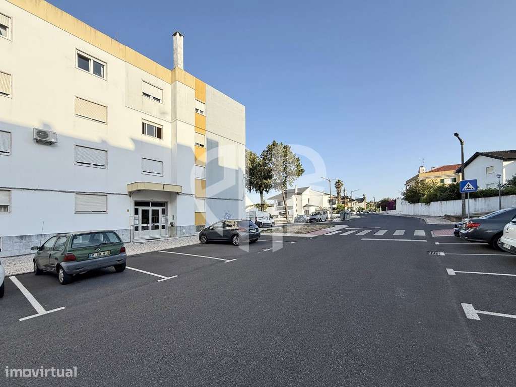 Apartamento T3 com 127 m² | Arrecadação nas Águas Furtadas | Massamá-37