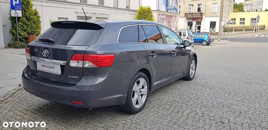 Toyota Avensis 2.0 D-4D Premium - 5