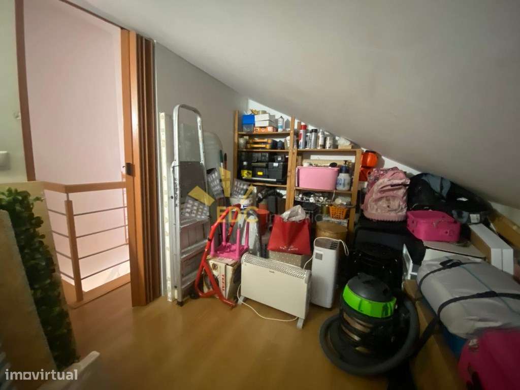 Apartamento Duplex T2+1 com Parqueamento, Arrecadação e Varanda | E...-46