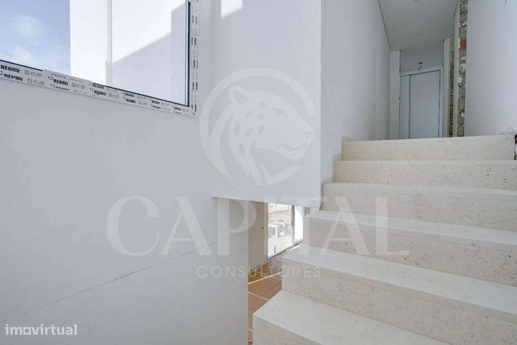 Moradia V3 Isolada com Piscina – Nova – Abrunheira-41