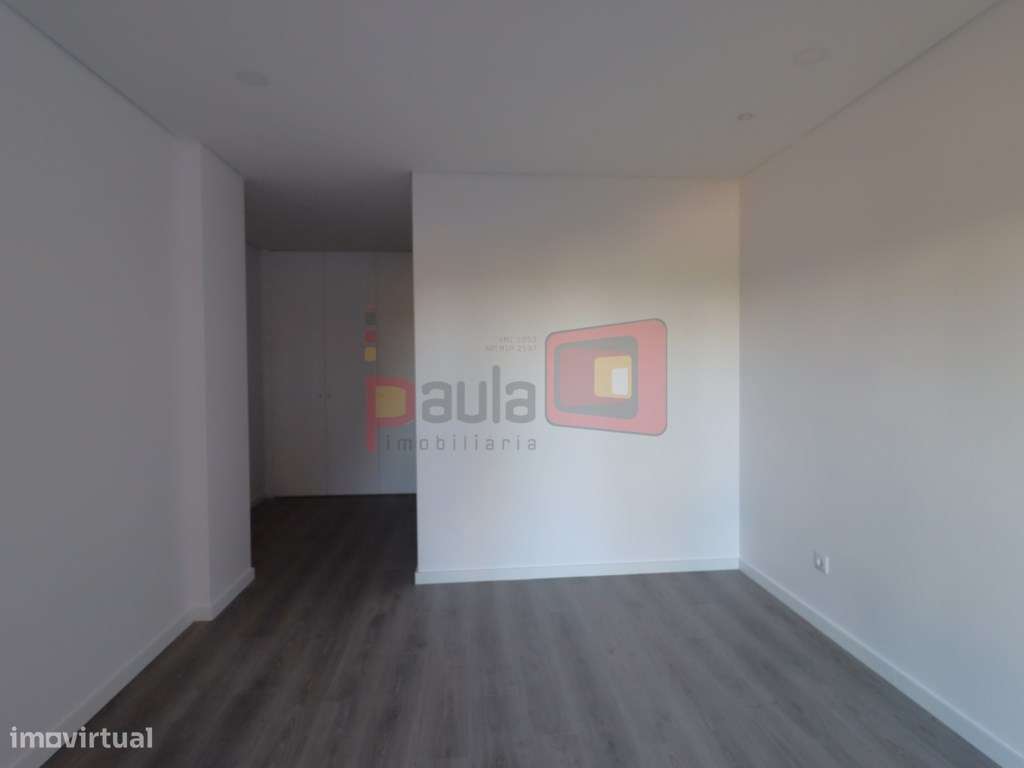 APARTAMENTO T5 DUPLEX NOVO - MONTIJO-19