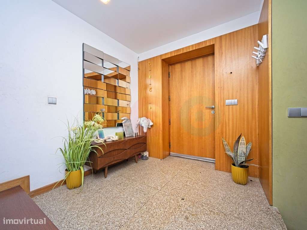 Moradia T3 em Vale S. Cosme- Piscina e jardim privativo-7