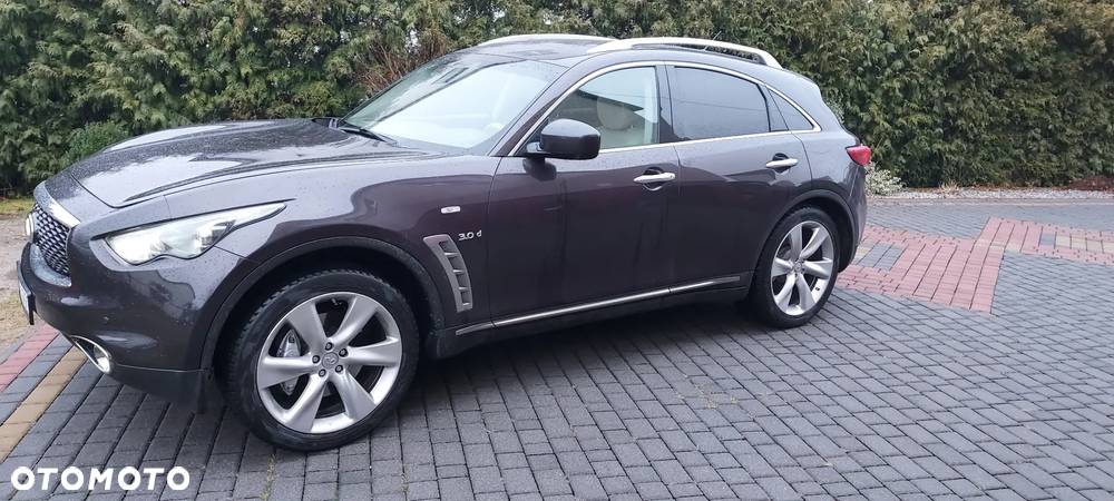 Infiniti QX70 - 1