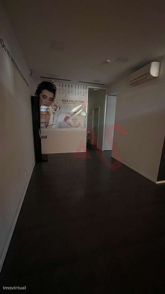 Loja para Arrendamento com 112,85 m² – Braga (São Vicente) - Grande imagem: 2/9