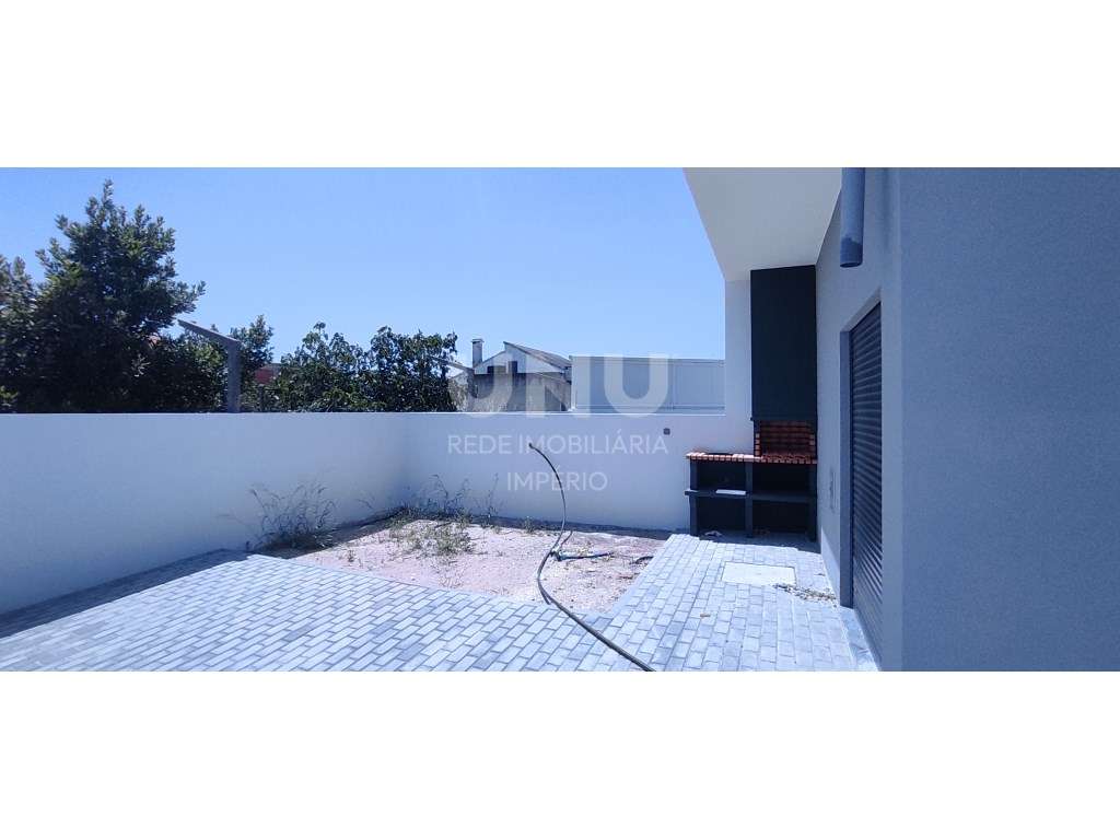 MORADIA PREMIUM TRIPLEX 5 ASSOALHADAS em Fernão Ferro 3 WC-46