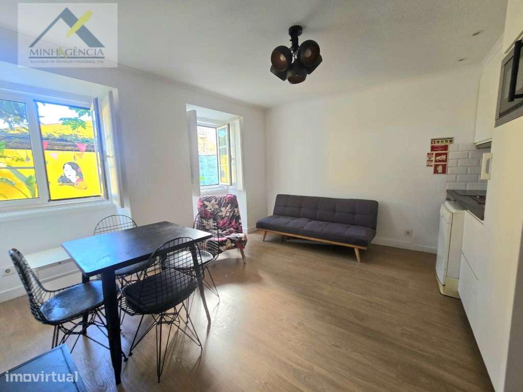 Apartamento T2 junto ao Jardim da Graça em Lisboa-4