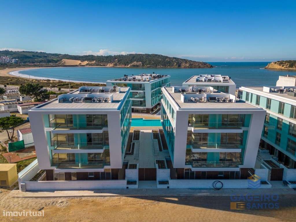 Apartamento T2 na Primeira Linha de Mar - Avenida Marginal, São Mar...-42
