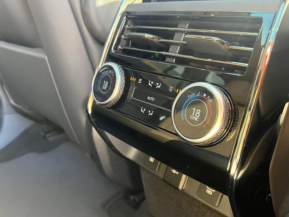 Land-Rover Range-Rover-Sport S 4.4 V8 P530 Autobiography 530 KM — zdjęcie 7