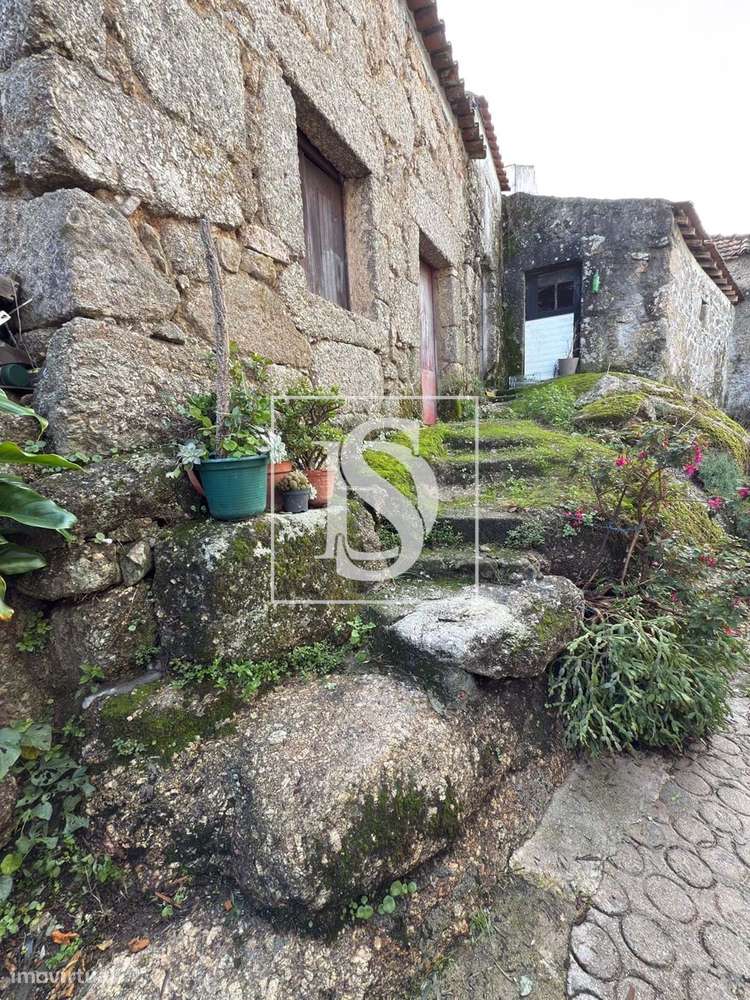 Moradia para Restaurar - Grande imagem: 3/12