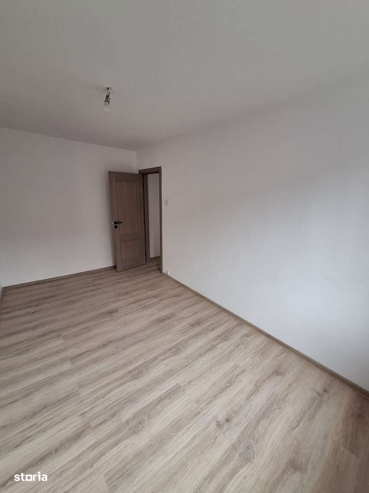 Apartament cu 4 camere, balcon, în Circumvalatiunii ... 99.900 euro-10