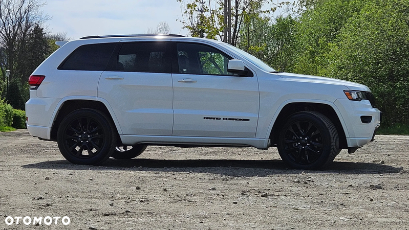 Jeep Grand Cherokee - 20